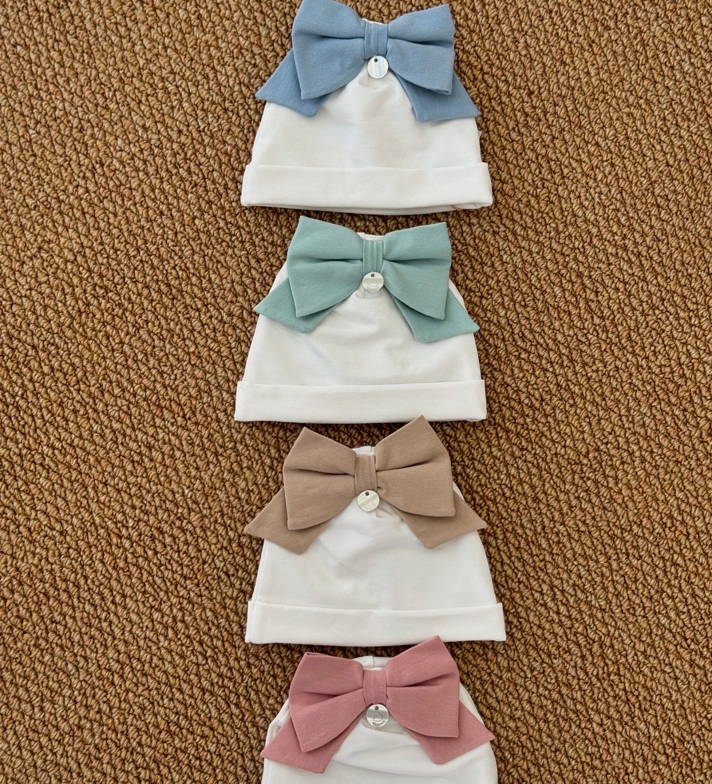 Cappellino fiocco nascita
