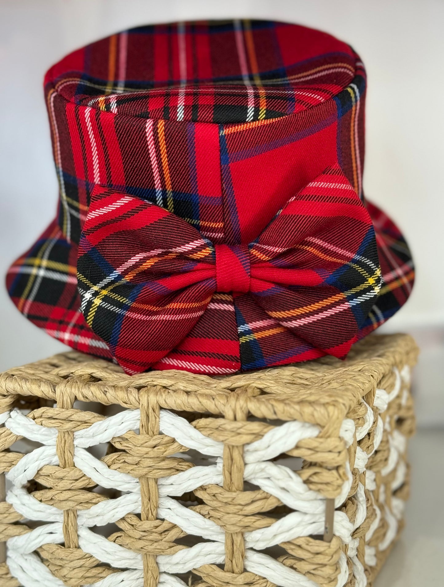 Cappello tartan con fiocco