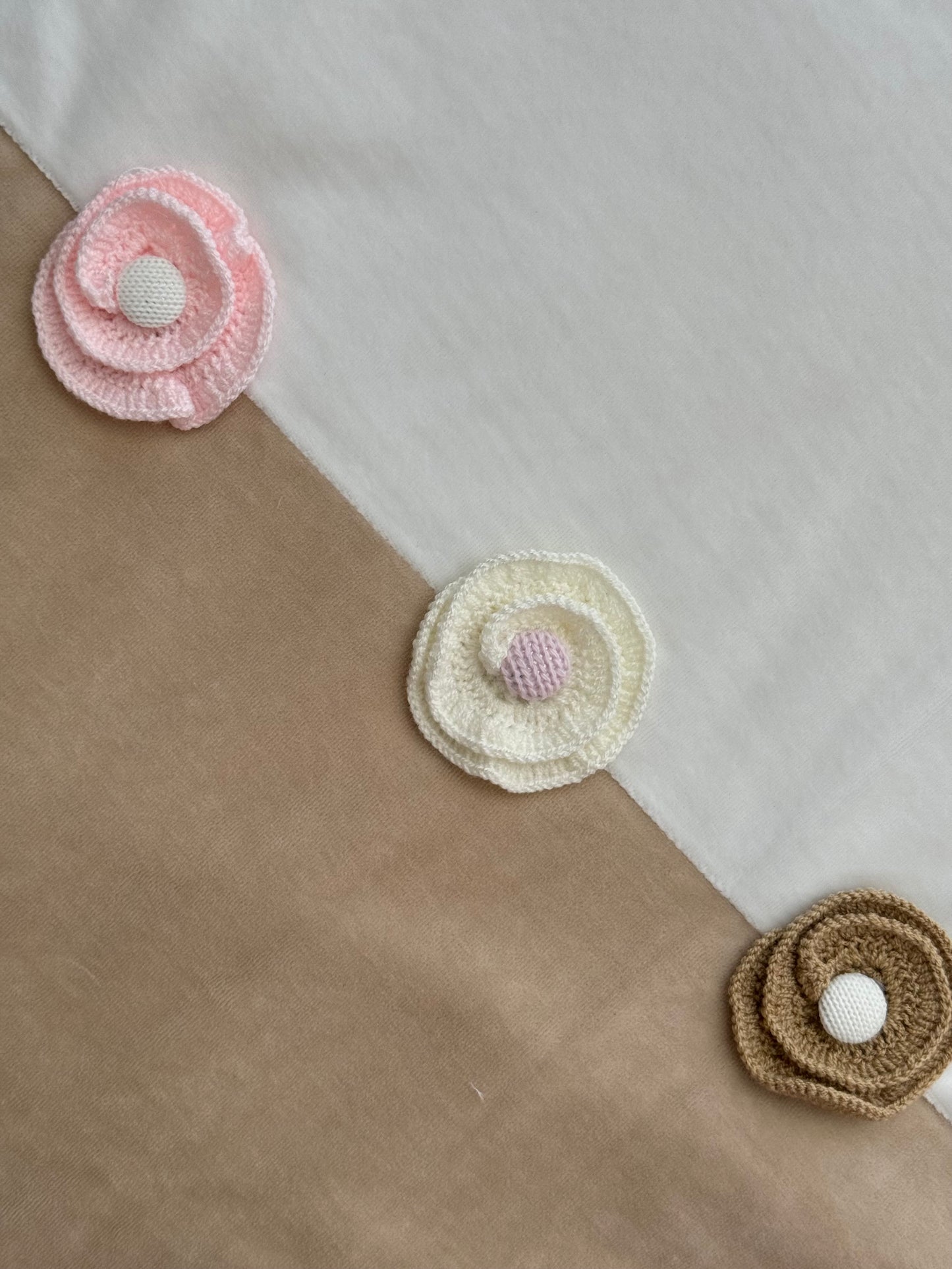 Tutina e coperta crochet rose