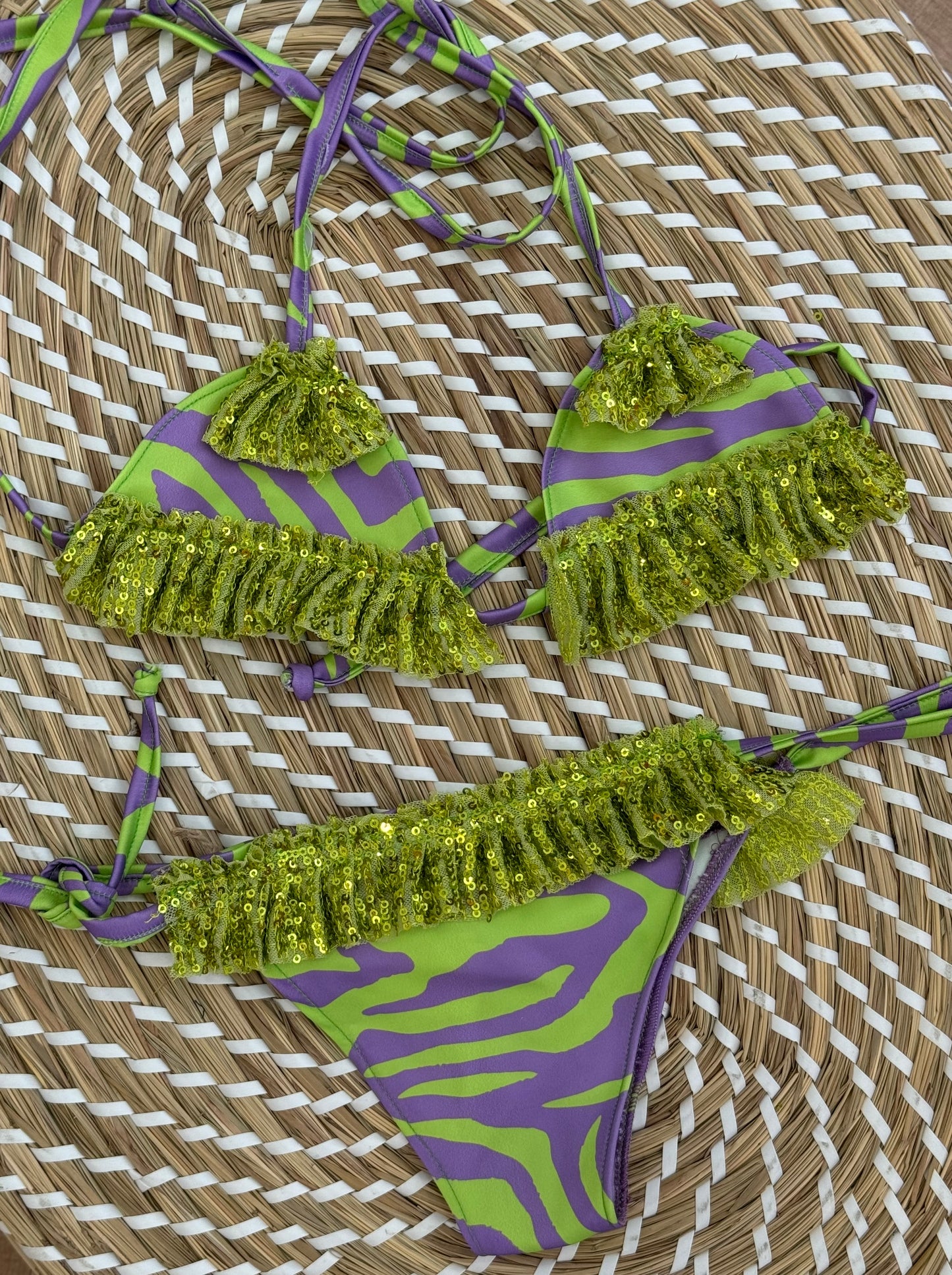 Costume Bikini Matirial Girl Con Pareo