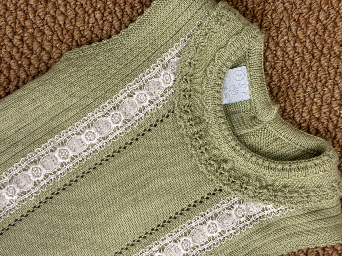 Abito in filo e pizzo chic e fashion