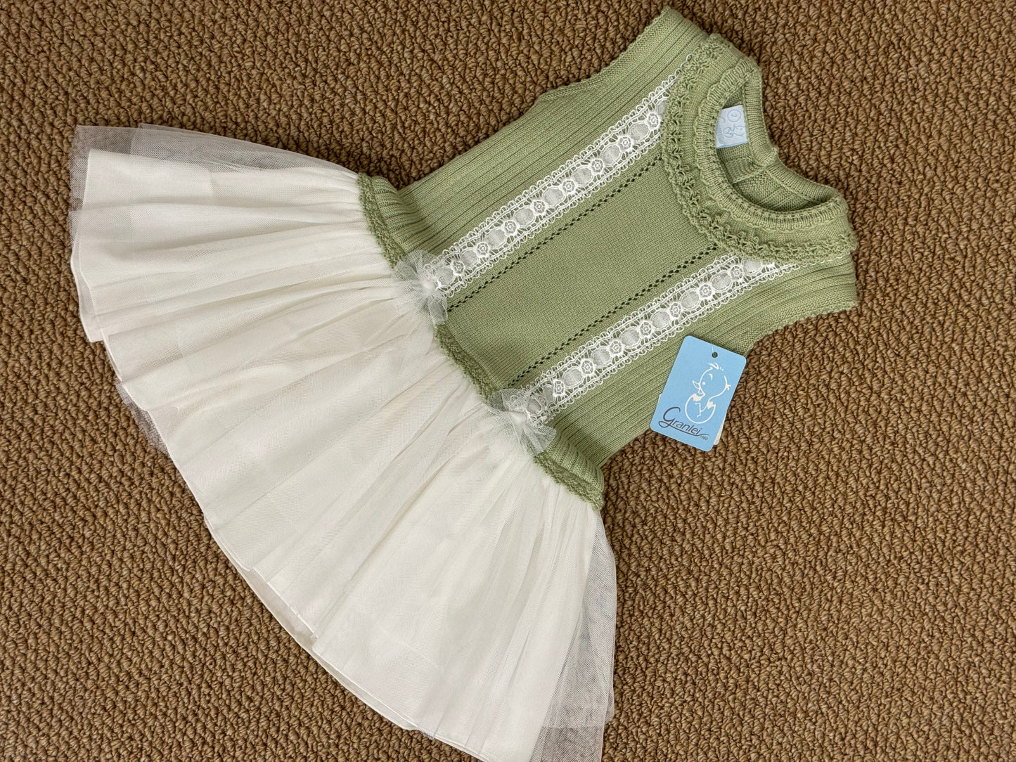 Abito in filo e pizzo chic e fashion