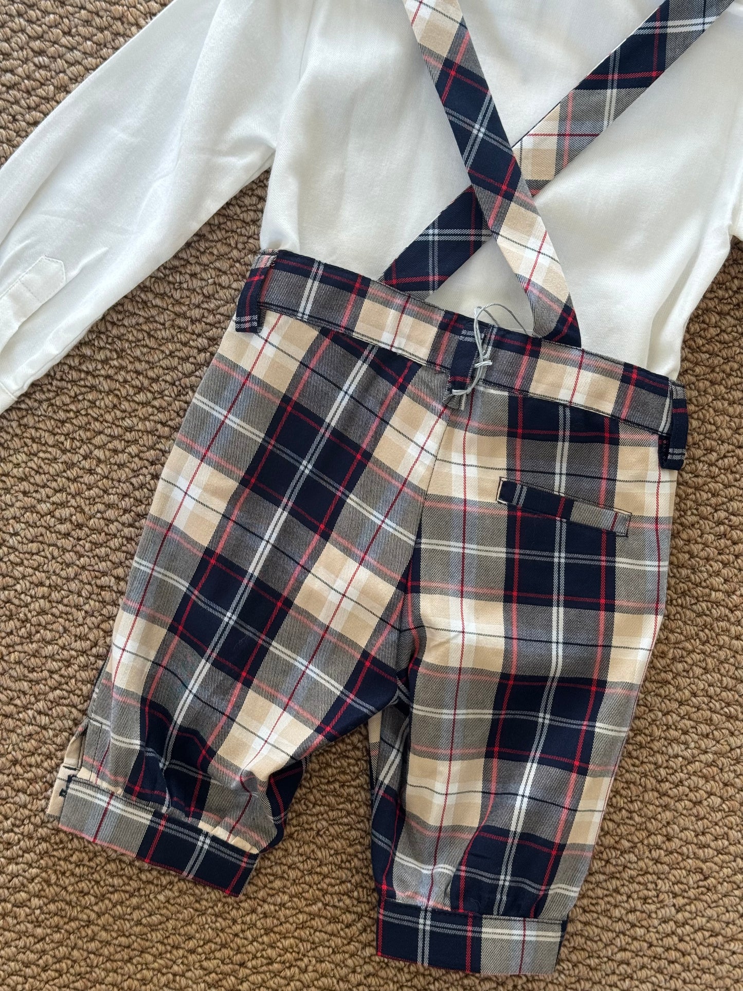 Completo quadri camicia e pantaloni