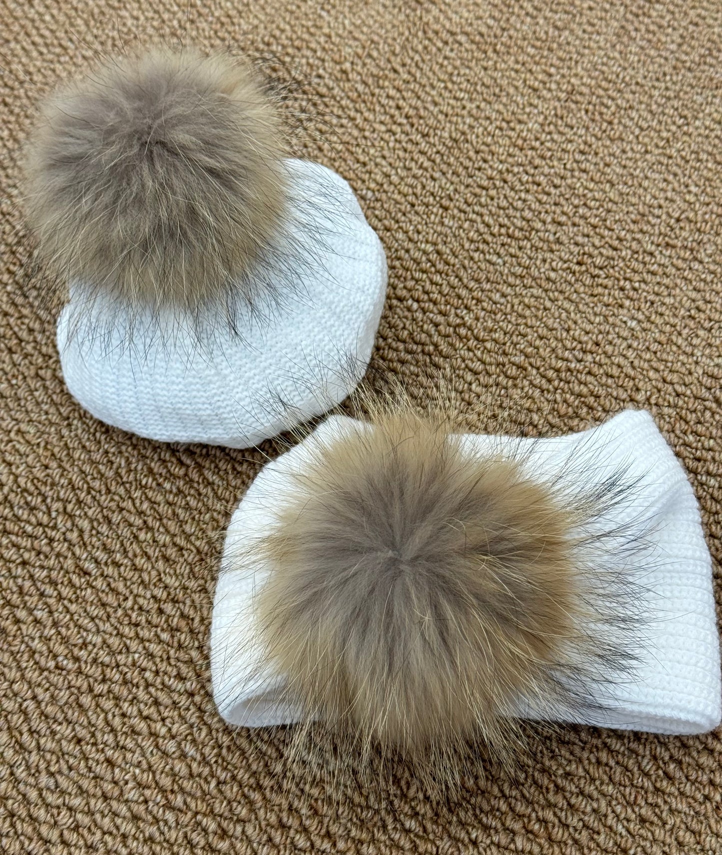 Scalda collo bianco big ponpon