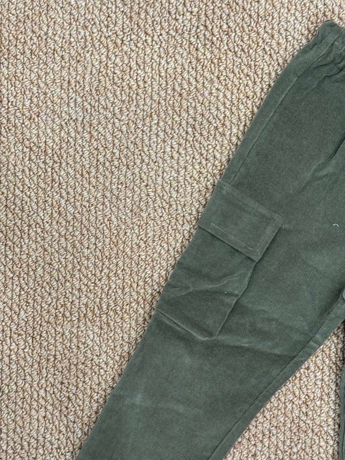 Pantaloni cargo