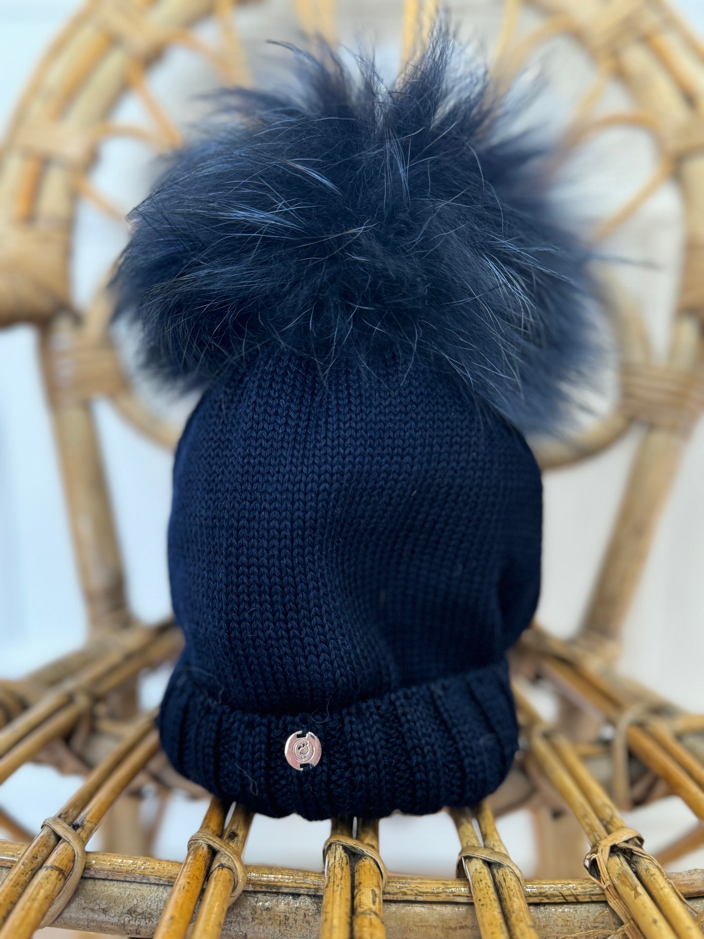 Cappello lana blu ponpon
